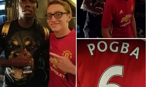Paul Pogba ký vào áo đấu Manchester United