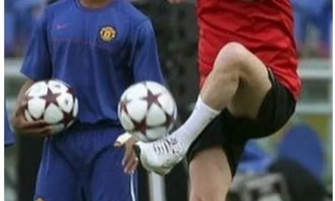 Evra 'troll' Sir Alex qua bức ảnh 'cực độc'