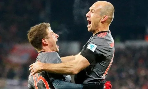 HLV Carlo Ancelotti đã biết dùng Lewandowski-Thomas Mueller?