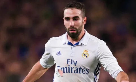 Carvajal tự thấy xấu hổ sau hành động với CĐV Barca