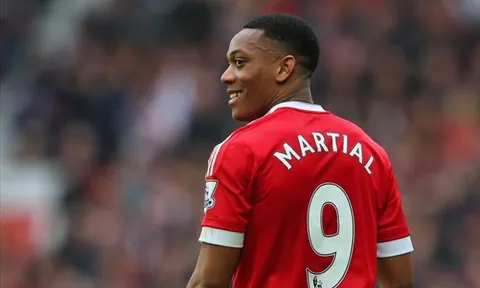 CĐV Arsenal kêu gọi Arsene Wenger mua Martial