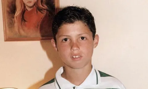 CĐV Sporting Lisbon hân hoan chào đón 'người hùng' Ronaldo