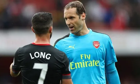 Petr Cech nhận trách nhiệm về bàn thua