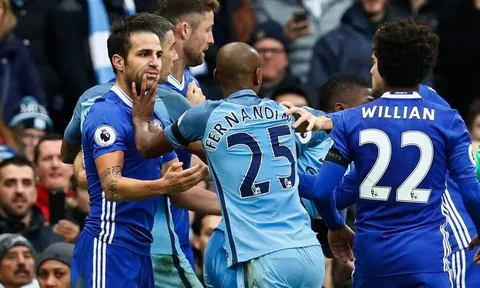 Chelsea, Man City nguy cơ "lãnh đủ" từ FA