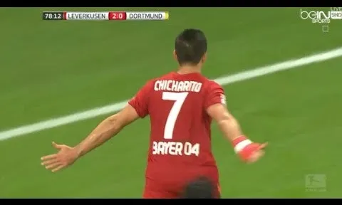 Chicharito lại ghi bàn giúp Leverkusen hạ Dortmund