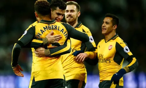 Chiêm ngưỡng khoảnh khắc "tù trưởng" Chamberlain cứa lòng vào lưới West Ham