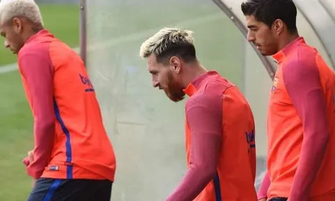 Chơi 'bóng ma' thua, MSN 'ăn hành'