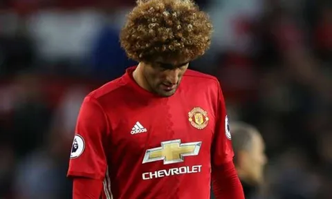 Chùm ảnh: 5 phút trên sân, Fellaini trở thành tâm điểm của trận đấu