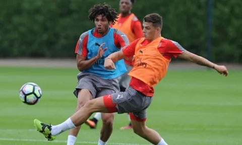 Chùm ảnh: Arsenal luyện tập trước đại chiến với Liverpool