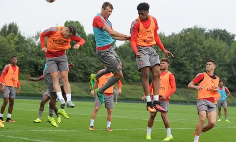 Chùm ảnh: Gabriel trở lại, chuẩn bị đối đầu "Lord Bendtner"