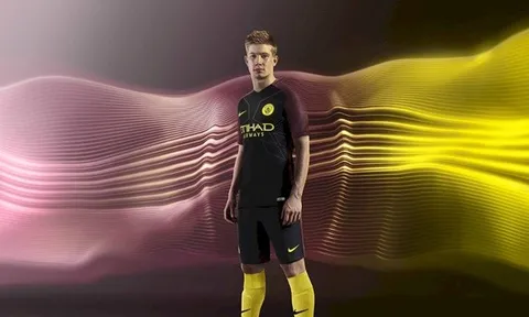 Chùm ảnh: Man City ra mắt mẫu áo sân khách mới lạ