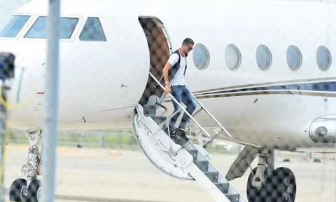 Chuyên cơ của Ronaldo gặp nạn ở Barcelona