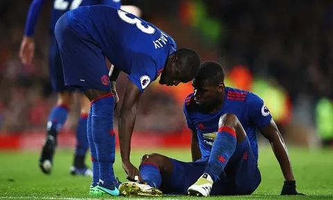 Cổ động viên MU dồn sự tức giận lên Paul Pogba