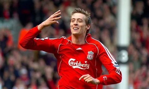 Còn ai nhớ đến "Sếu vườn" Peter Crouch?