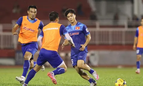 Công Phượng có đáng "đánh bóng" ghế dự bị?