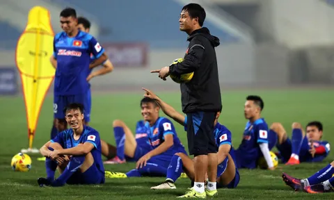 Công Vinh sút trượt, Hữu Thắng ăn “rùa”