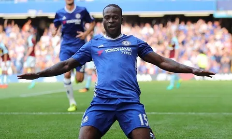 Conte 'chê' mắt nhìn người của Mourinho