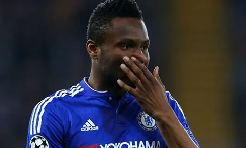 Conte lắc đầu, công thần của Chelsea gần như phải ra đi