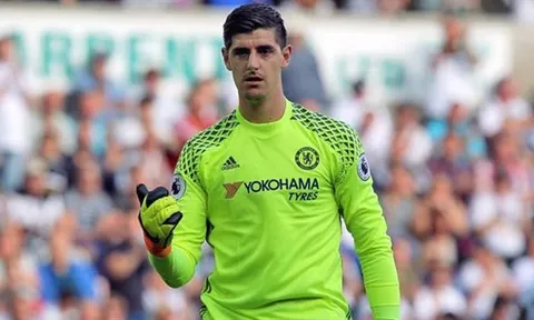 Courtois: Làm thủ môn tại Premier League rất khổ