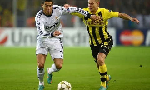 Cristiano Ronaldo chơi xấu Schmelzer, đối mặt án cấm thi đấu 3 trận