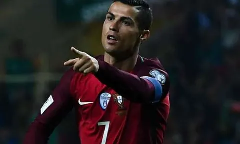 Cristiano Ronaldo 'nổ' tưng bừng sau cú poker vào lưới Andorra