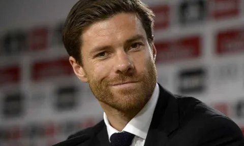 Cú nã đại bác của Xabi Alonso