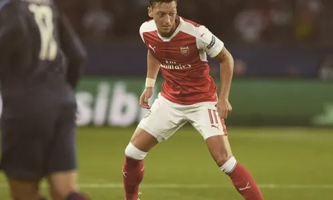 Cục diện Bảng A: PSG, Arsenal nắm lợi thế