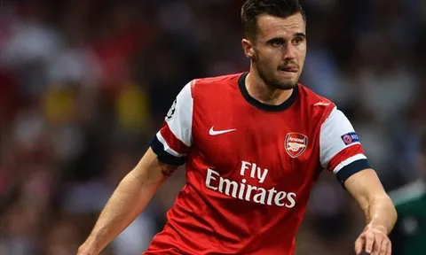Đá chính, Carl Jenkinson bị CĐV Arsenal 'hắt hủi'
