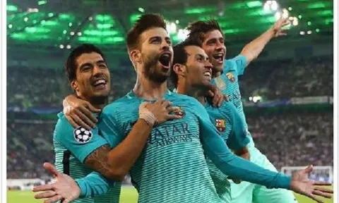 Dani Alves gửi lời khích lệ Sergi Roberto