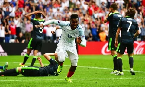 Ghi bàn quyết định, Sturridge tạo cơn sốt trên Twitter