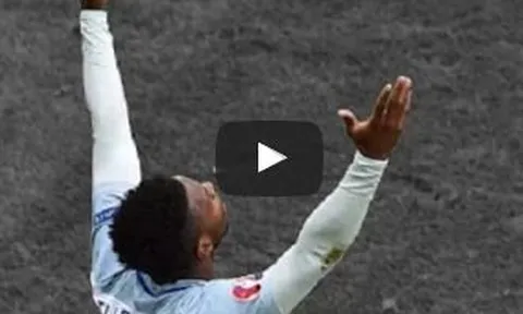 Daniel Sturridge chơi cực hay trong trận đấu với xứ Wales