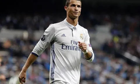Đề nghị gia hạn của Ronaldo bị Real Madrid từ chối