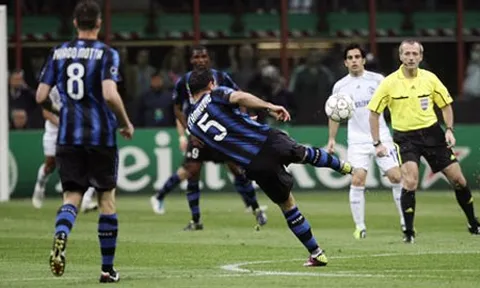 Dejan Stankovic khiến Neuer trả giá cực đắt