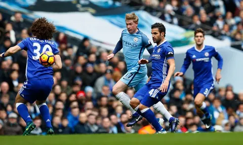 ĐHTB vòng 14 Premier League: Fabregas tái xuất; "cánh chim lạ" Fraser
