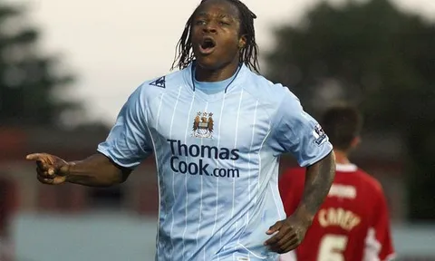 Điểm tin hậu trường 01/10: "Hàng xóm" nổi điên khi Pogba quẩy giữa đêm; Cựu sao Man City nghỉ tập vì "của quý" cứng đơ