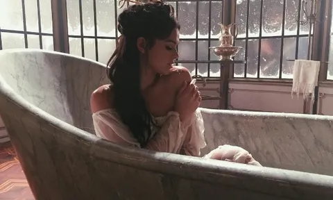 Điểm tin hậu trường 07/10: Bạn gái Neymar điêu đứng vì lộ clip sex 