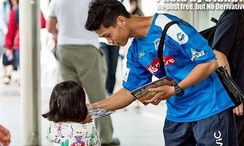 Điểm tin hậu trường 1/7: Công Phượng phát tờ rơi; Rooney siêu tiết kiệm