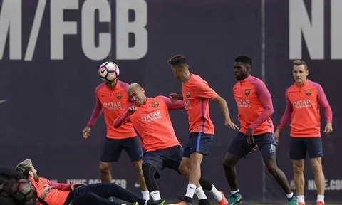 Điểm tin hậu trường 15/10: Dàn sao Barca "hành" MSN lên bờ xuống ruộng; Mỹ nhân Colombia tiếp lửa MU trước đại chiến Liverpool