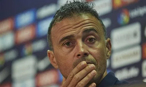 Điểm tin sáng 02/11: Enrique lý giải trận thua của Barca, Man City sánh ngang Man Utd