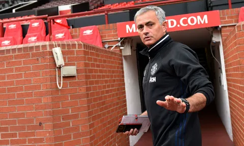 Điểm tin tối 23/10: Mourinho thề không quay lại Chelsea, Messi ghi bàn cực khủng, Sir Alex được vinh danh