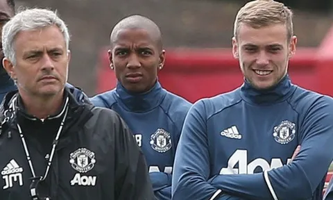 Dính chấn thương nặng, tiền đạo trẻ Man Utd nghỉ hết mùa