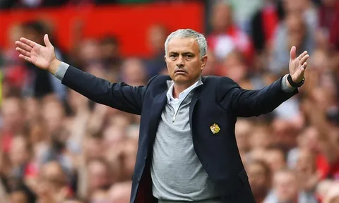 Đối đầu Liverpool, Mourinho gấp rút lấy lòng trọng tài chính