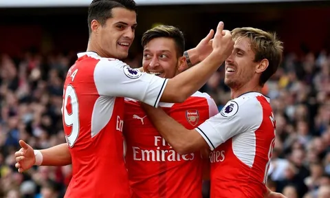 Đội hình kết hợp M.U vs Arsenal: Không Ibra, Quỷ đỏ lép vế