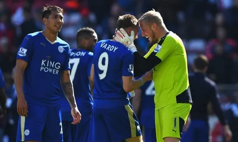 Đồng đội liên tục "nài nỉ" Vardy ở lại Leicester