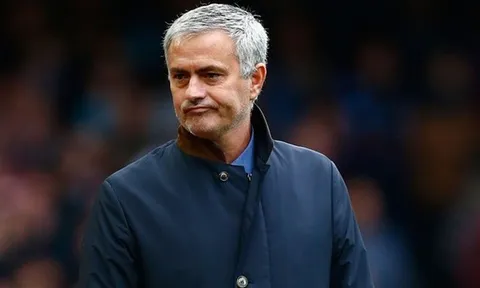 Chuyển động ở M.U: Mourinho phải "liệu cơm gắp mắm"