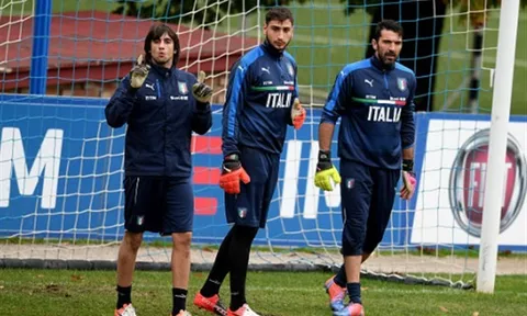 Donnarumma, Buffon và Perin thay nhau thể hiện trước khung gỗ tuyển Ý