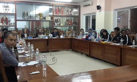 ĐT U19 nữ Việt Nam ra quân trong trang phục màu đỏ