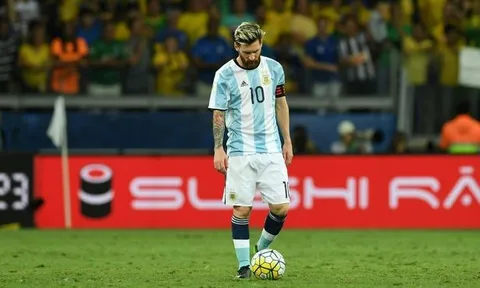 Dư âm Brazil 3-0 Argentina: Messi 'chết', La Albiceleste cũng 'hấp hối'