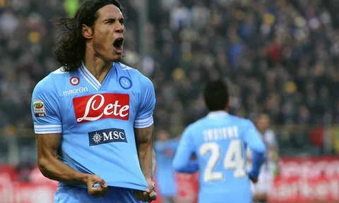 Edinson Cavani thời còn tung hoành Serie A