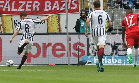 Eintracht Frankfurt 2-2 Bayern Munich (vòng 7 Bundesliga)
